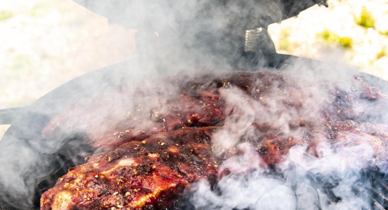 Grilling meat